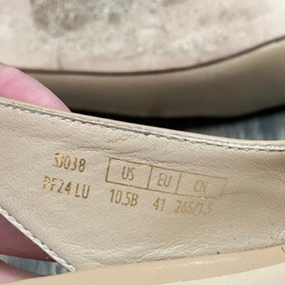 Stuart Weitzman Eva Women Pointed Toe Slingback Pumps Heels Fawn Beige Sz 10.5B - Picture 11 of 12